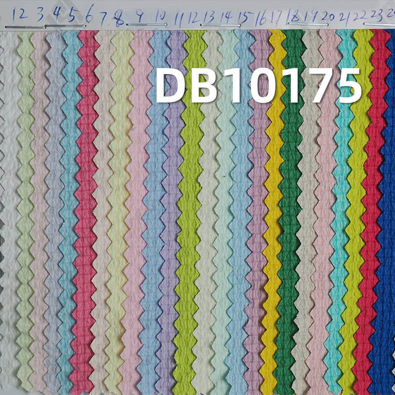 105g/m2涤纶染色布|T400泡泡小方格绉布|全涤防水布|肌理感泡泡格子布|休闲外套 风衣夹克面料