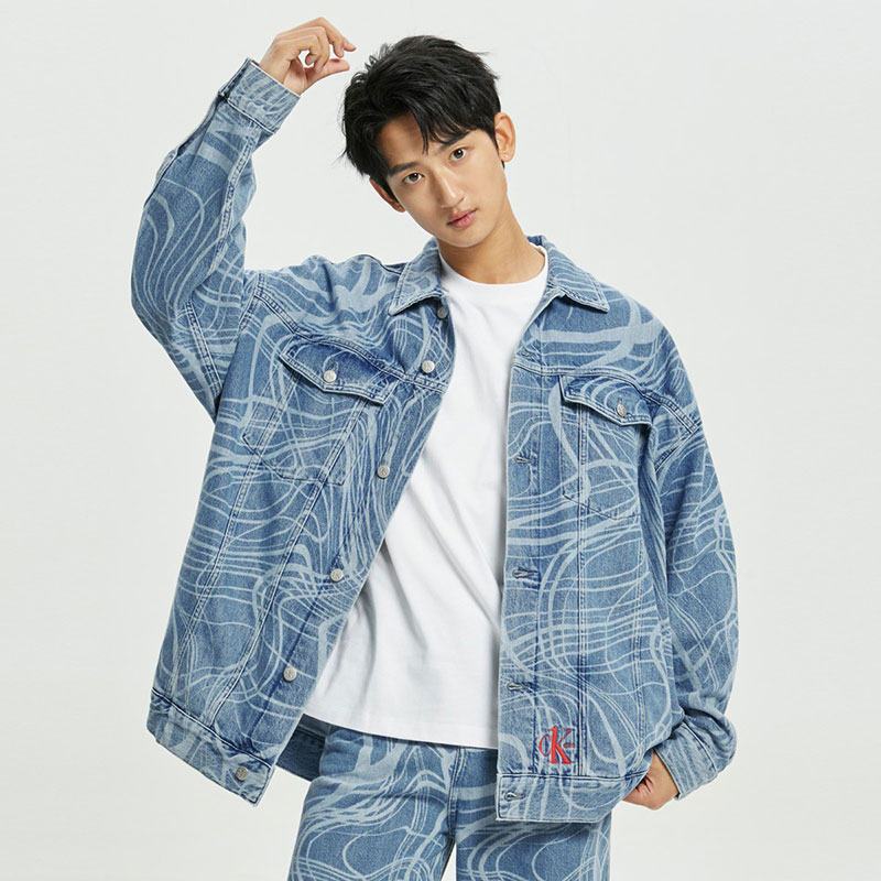 CK Jeans 中性情侣款纯棉牛仔外套，彰显个性潮流理念